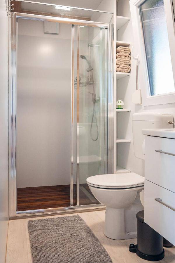 Camping pour 6 personnes, avec vue ainsi que terrasse et jardin, animaux acceptés à Pakoštane - 3