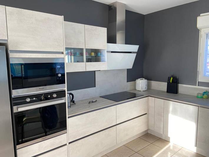 Gîte pour 2 personnes, avec piscine ainsi que vue et jardin à Le Pizou - 3