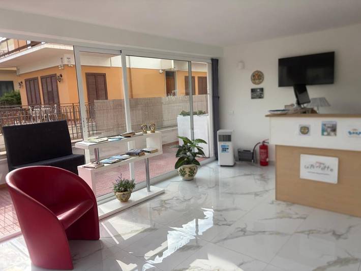 Chambre d’hôte pour 2 personnes, avec Terrasse ainsi que Jardin et Vue à Avola - 3