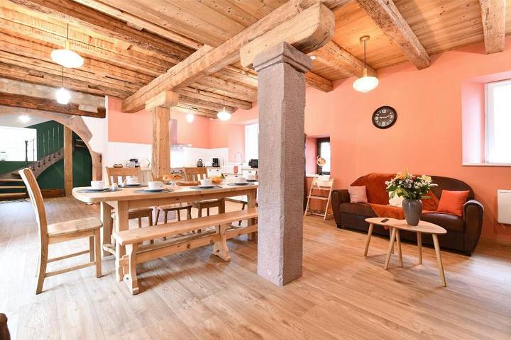 Location de vacances pour 9 personnes, avec terrasse à Rorschwihr