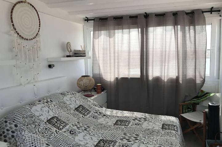 Appartement entier, Front de mer - accès direct plage - vue exceptionnelle sur la baie de Corralejo in Bajo del Medio (La Oliva), La Oliva