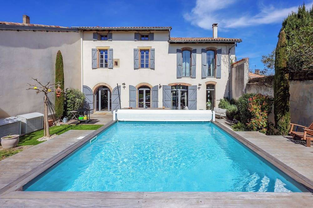 Charming house - Swimming pool - Hypercentre - 300m2 in Lisle-sur-Tarn, Albi region
