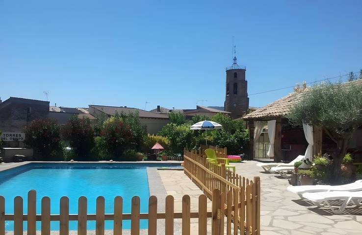 Ganze Wohnung, Ferienwohnung 'Casa Trillo Apartamentos 1' mit Seeblick, Gemeinschaftspool und WLAN in Torres del Obispo, Graus
