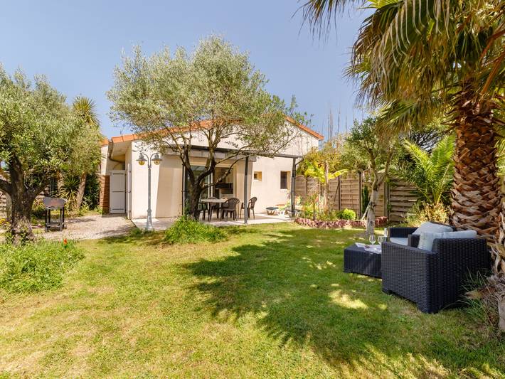Location de vacances pour 4 personnes, avec Terrasse et Jardin dans Musee Automobile De Vendee Talmont Saint Hilaire
