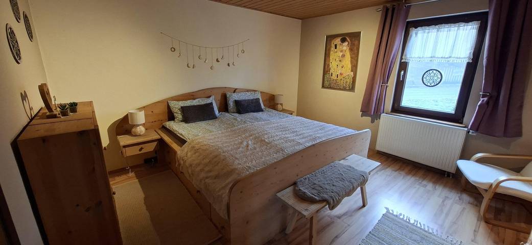 Große Ferienwohnung auf ruhigem Hof im Westerwald in Hövels, Altenkirchen & Umgebung