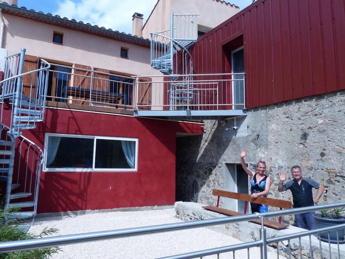 Location de vacances pour 2 personnes, avec Terrasse ainsi que Jardin et Vue à Maury