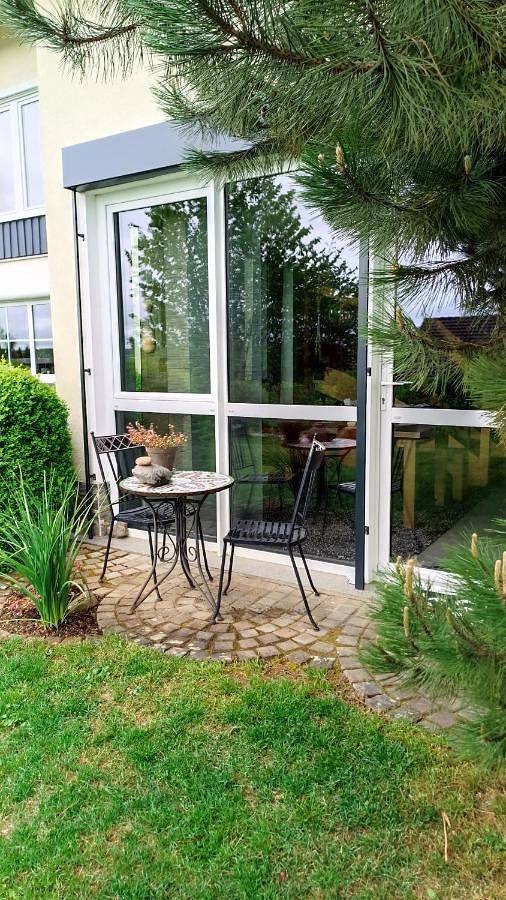 Ferienwohnung für 2 Personen, mit Ausblick und Garten sowie Terrasse - 1