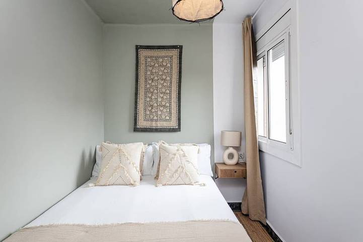 Appartement entier, Lovely and cozy 3 bedroom home completely refurbished and designed for a pleasant and comfortable stay in Barcelona. in Cornellà de Llobregat, Baix Llobregat