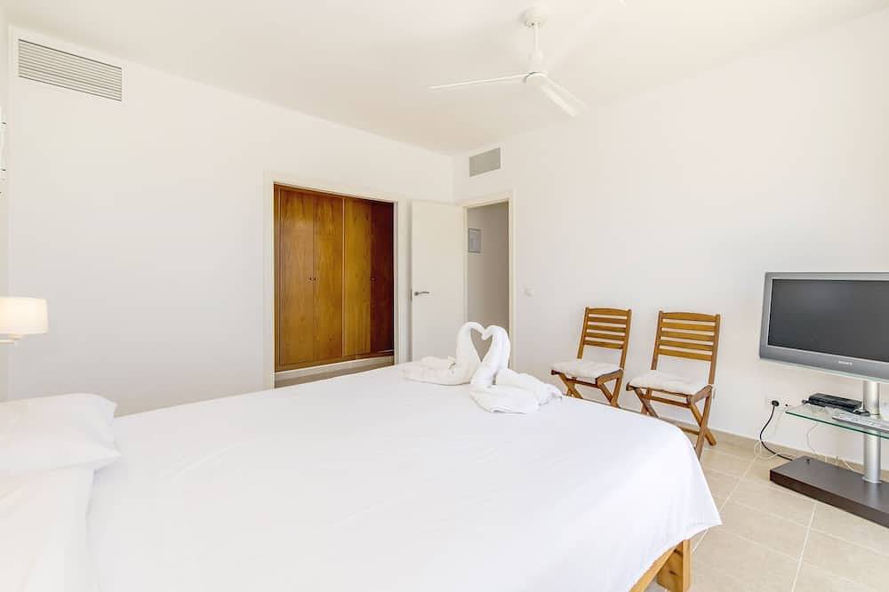 Biniancolla Ginesta villa with communal pool in Biniancolla, Sant Lluís