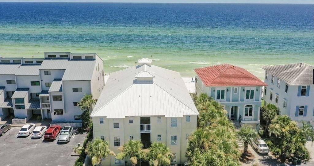 Ganze Wohnung, 30A Gulf front 2 Bed/2 Bath Sleeps 6 Private beach- Beach service included in Blue Gulf Beach, Santa Rosa Beach