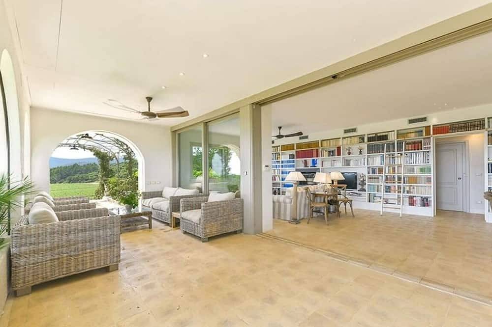 Villa Castiglione beautiful modern villa with private pool, just 5 km from the sandy beaches of ... in Grosseto, Grosseto Province