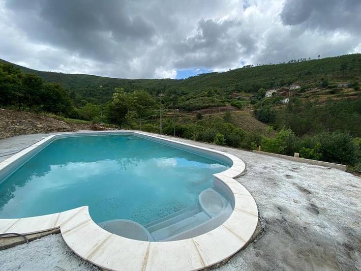 Casa de férias para 8 pessoas, com vista e jardim e ainda piscina em Seia