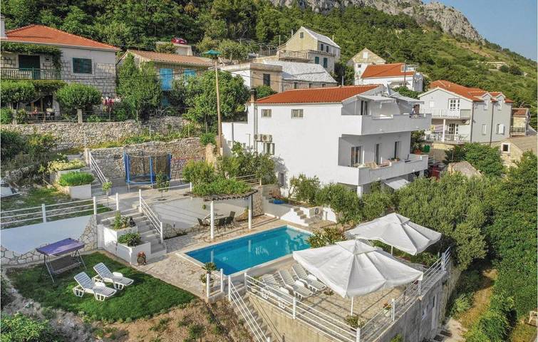 Ferienwohnung für 3 Personen, mit Balkon und Terrasse sowie Pool in Dalmatien - 2