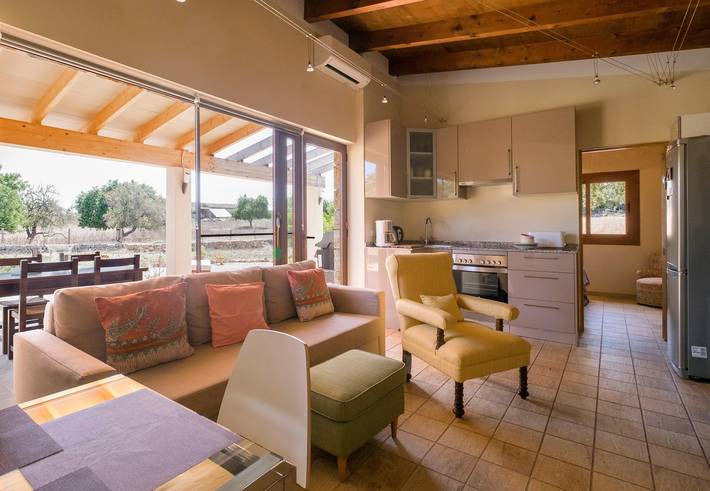Villa com fachada de pedra e piscina - Villa Erdei de Buteasa y Preluca in Inca (Espanha), Maiorca Centro