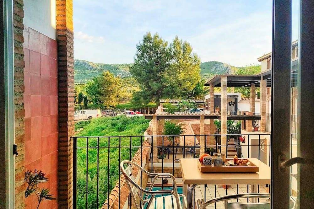 Ganze Wohnung, El Pajar - Rural Apartment with a Pool in Andalusia in Luque, Sierras Subbéticas