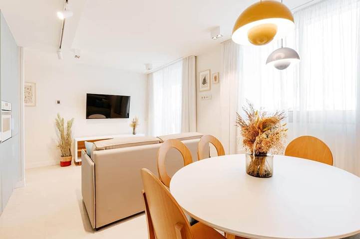 Holiday apartment for 6 people, with balcony and pool - 1