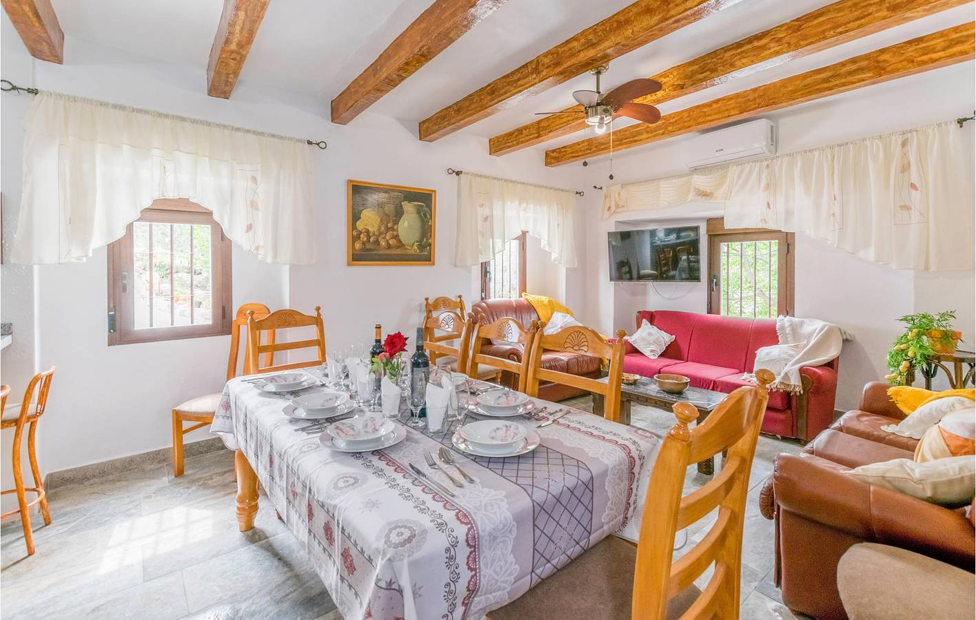 180m² appartement met zwembad, terras, grill & WiFi in Villanueva de Algaidas, Málaga Provincie