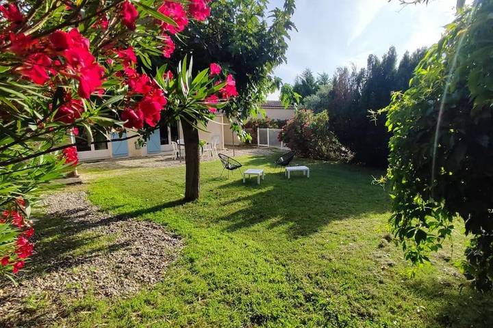 Location de vacances pour 8 personnes, avec terrasse et piscine à Chamaret - 3