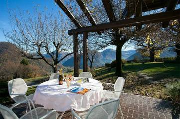 Villa for 6 Guests in Cerano Intelvi, Lake Como, Picture 4