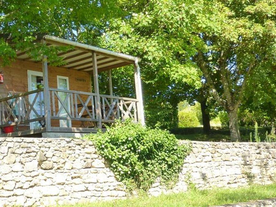 Flower Camping Les Terrasses de Dordogne - Chalet 2 personen - Chalet Noisette Confort 16m² (1 Schlafzimmer) - Überdachte Terrasse 8m² - Tv 2 pers. in Rouffignac-Saint-Cernin-de-Reilhac, Périgord Noir