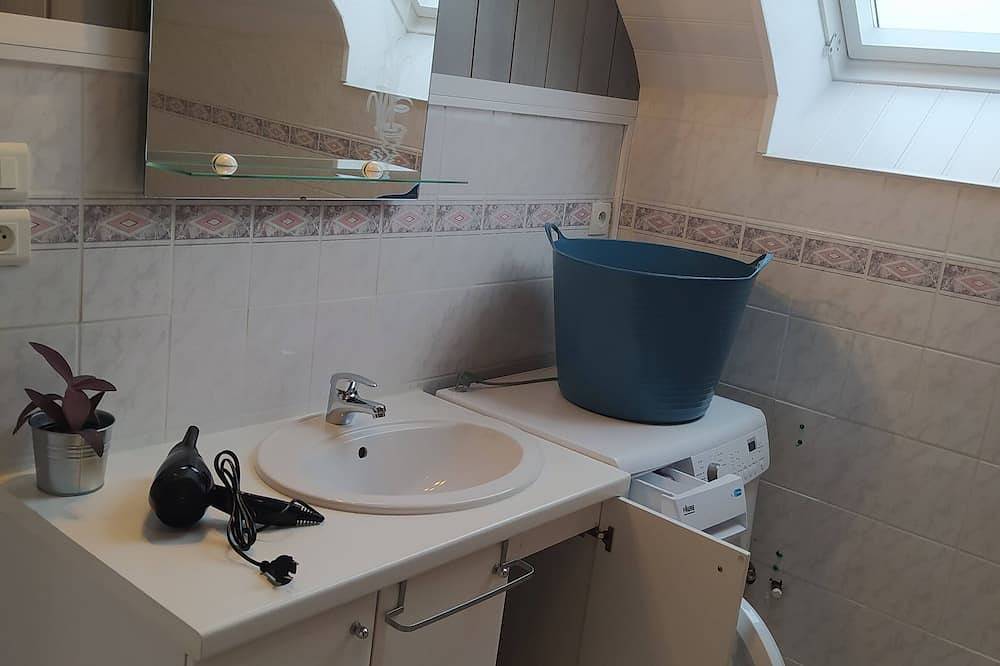 Appartement entier, Meublé, 2 étoiles, avec vue sur mer in Plouescat, Côte des Légendes