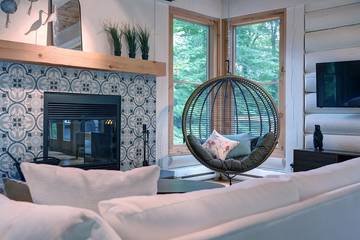 Chalet for 10 Guests in Lac-Supérieur, Quebec, Picture 3