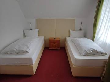 Maison d’hôte pour 2 personnes, avec terrasse ainsi que jardin et vue, animaux acceptés à Forbach