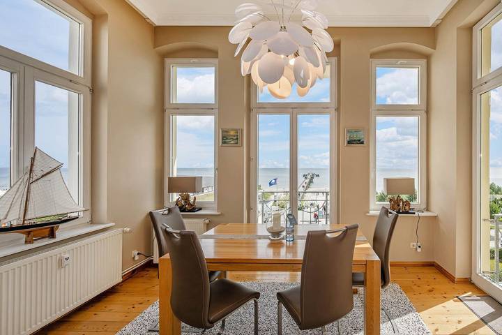 Ferienwohnung für 2 Personen, mit Balkon und Seeblick