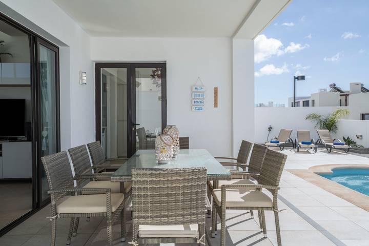 Casa Dubh Linn: Moradia Moderna com Piscina Privada em Playa Blanca in Blanca Beach, Yaiza