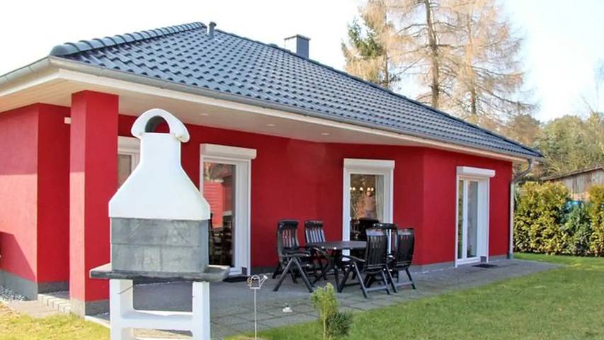 Ferienhaus für 5 Personen, mit Terrasse und Garten in Kröslin