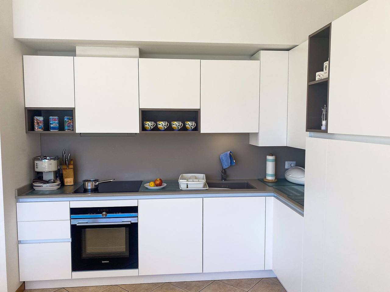 Ganze Wohnung, Vista Paradiso I Ferienwohnung mit Pool in Gemeinde Perledo, Westliche Bergamo-Alpen