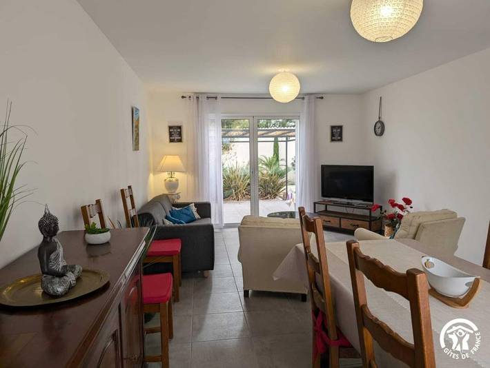 Gîte pour 6 personnes, avec jardin et piscine dans l' Hérault - 4