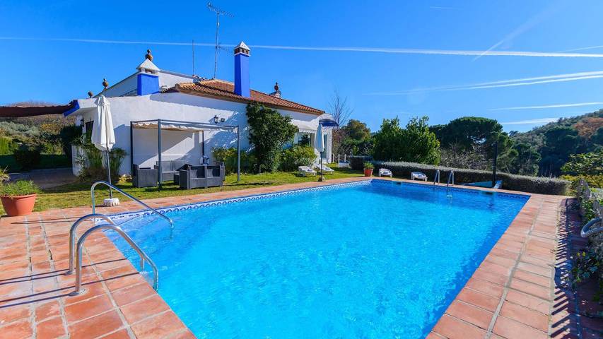 Casa rural para 12 personas, con Balcón/Terraza y Piscina en Constantina