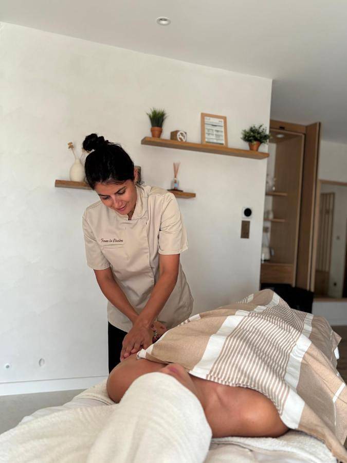 Location de vacances pour 2 personnes, avec vue ainsi que jardin et piscine à Mane - 2