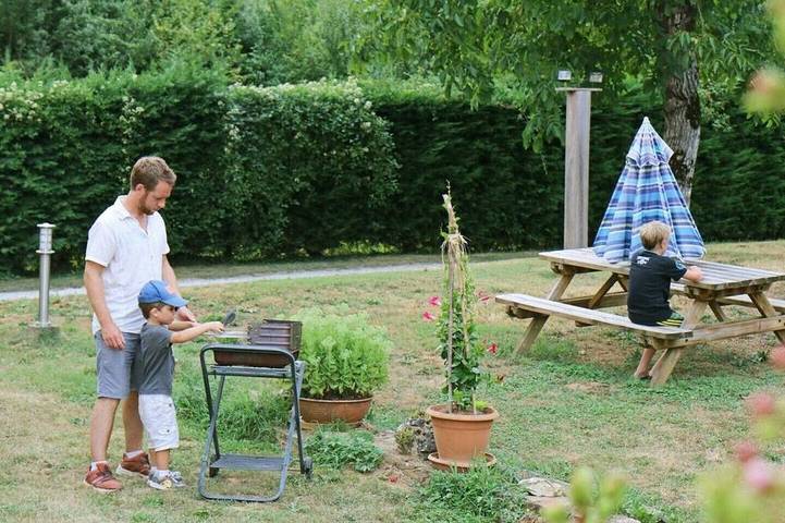 Gîte pour 3 personnes, avec jacuzzi et terrasse ainsi que sauna et jardin - 1