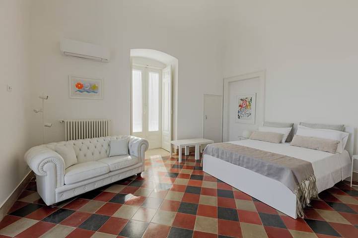 Ganze Wohnung, [Antica Dimora Sul Mare] -Blu - Luxury Apartment With Sea View - Molfetta in Molfetta, Bari Provinz