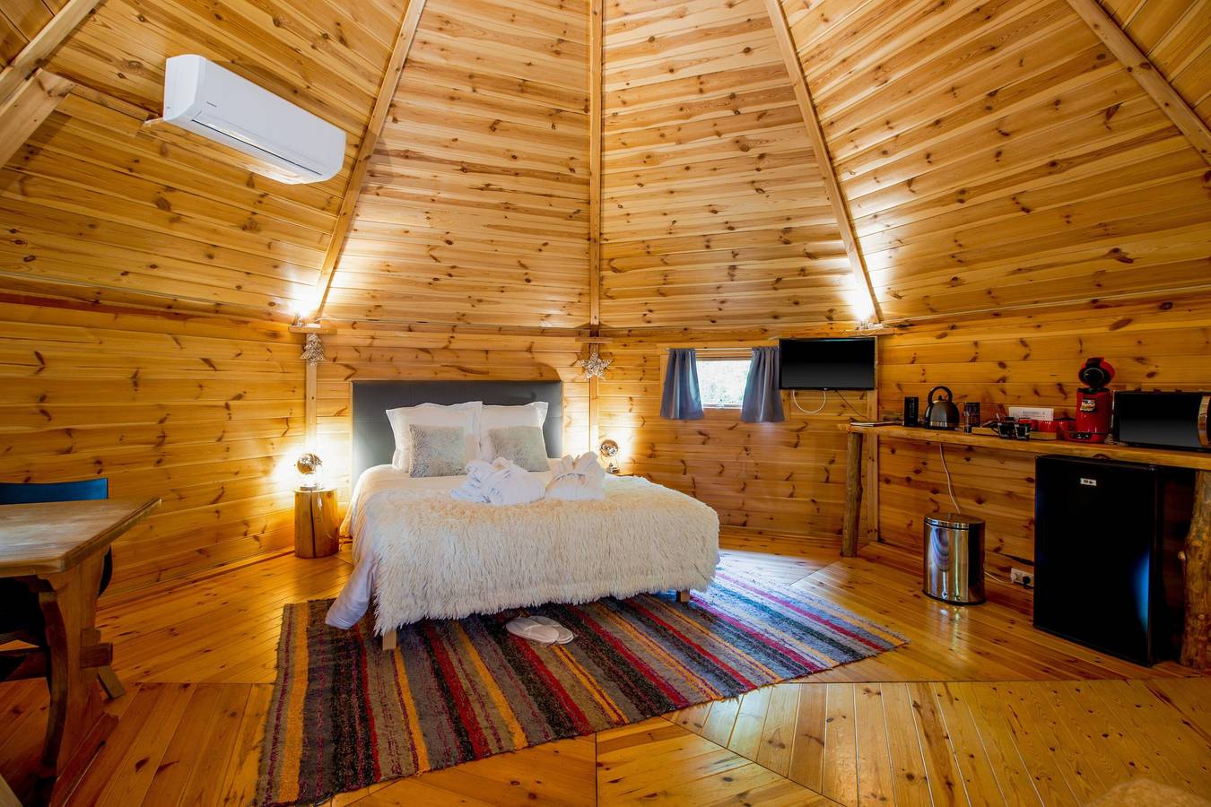 Grand Kota avec bain nordique privé – Cabane cosy, kota grill in Saint-Cybranet, Périgord Noir