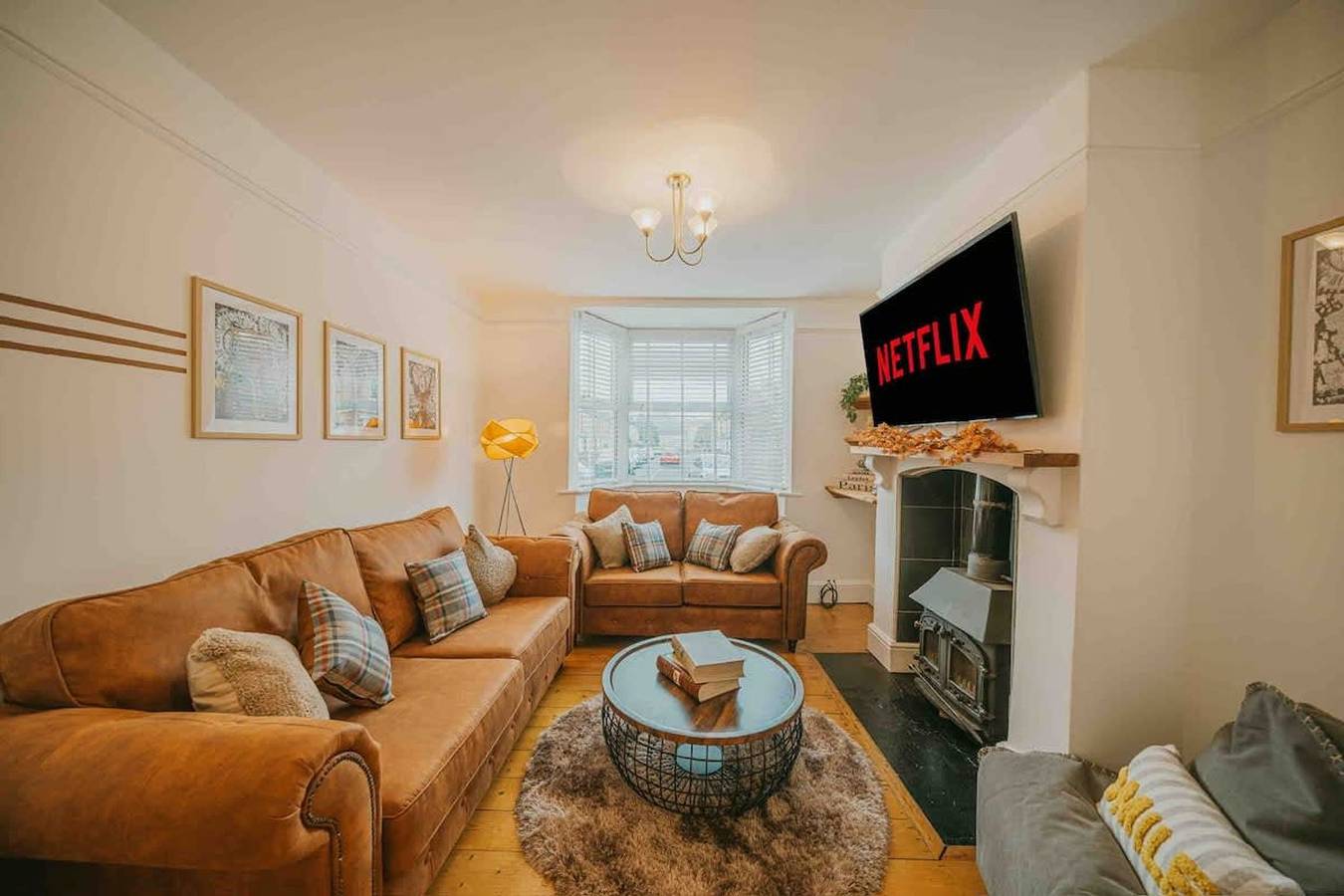 Cotswolds   2Bd   1 Bath   Garden   City Centre in Cirencester, Gloucestershire