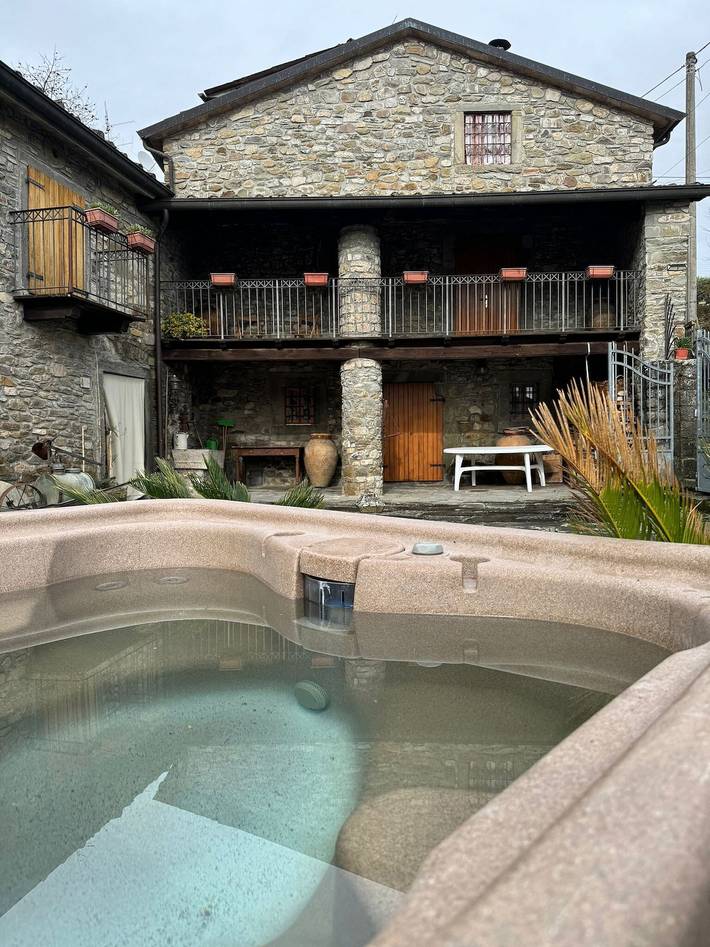 Holiday Home "Villa Chiara" with Private Terrace in Casola in Lunigiana, Parco Regionale delle Alpi Apuane