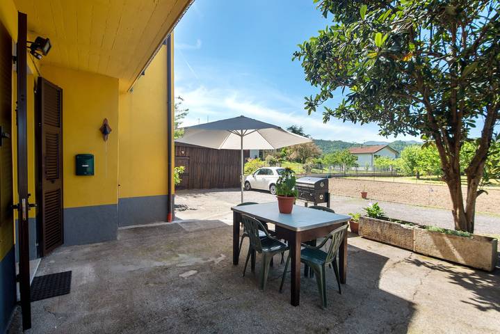 Ganze Wohnung, Ferienwohnung 'Da Dri'' mit privater Terrasse, privatem Garten und Balkon in Brugnato, Naturpark Montemarcello-Magra-Vara