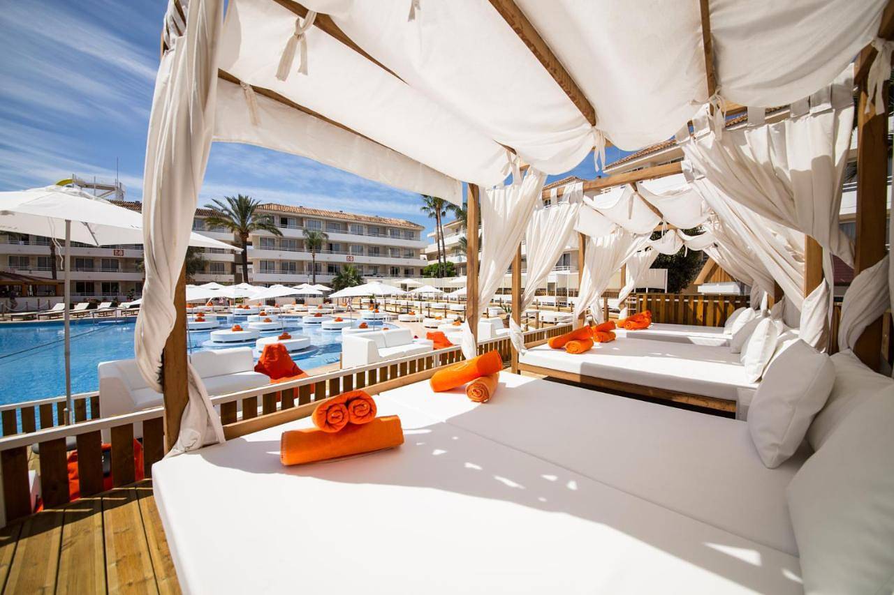 Bh Suite with Pool Party View in Magaluf, Calvià