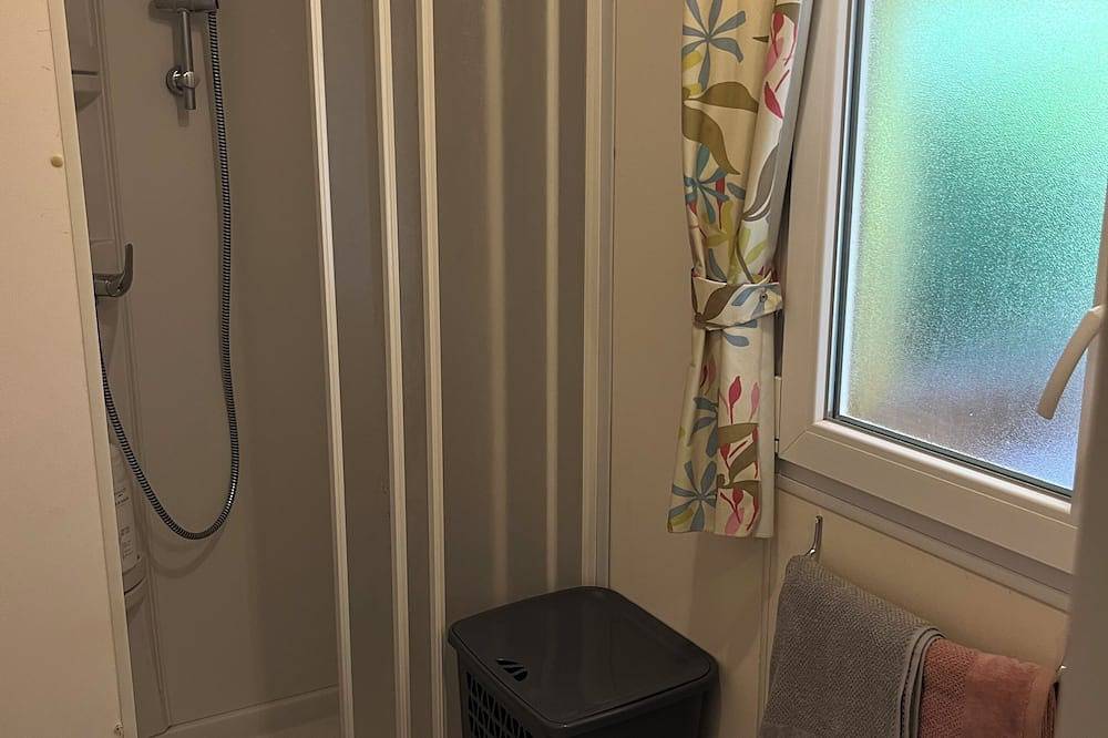 Chouette Mobile Home à Deux pas du Grau du Roi Tout Confort . Animaux Acceptés in Gallargues-le-Montueux, Region de Nimes