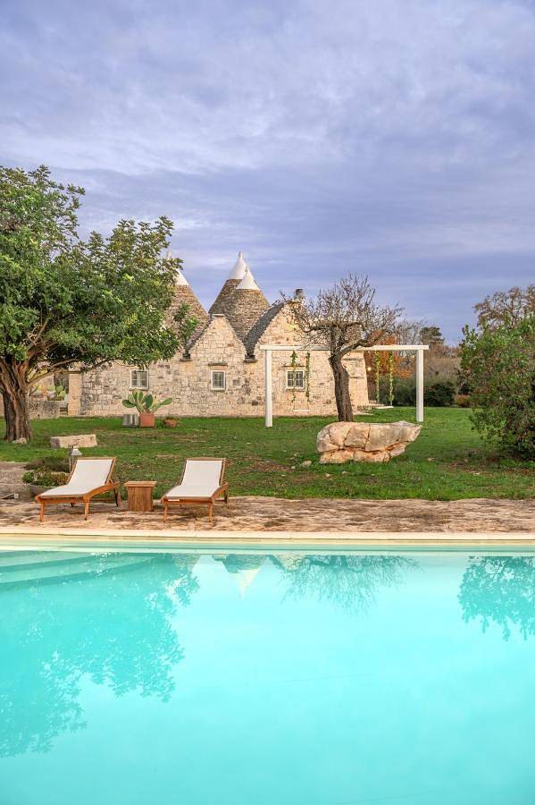 Location de vacances pour 5 personnes, avec piscine et jardin à Antonelli