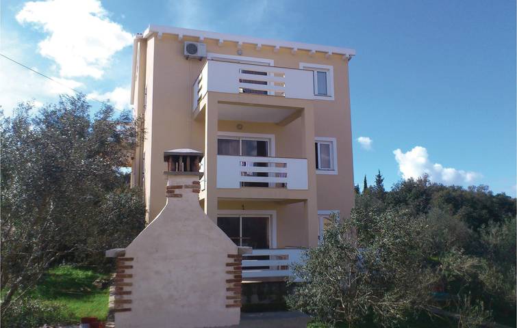 Ganze Ferienwohnung, Gemütliche Ferienwohnung mit Terrasse, WLAN und Zugang zum Strand – 800 m von V. Sabuša entfernt in Kukljica, Insel Ugljan