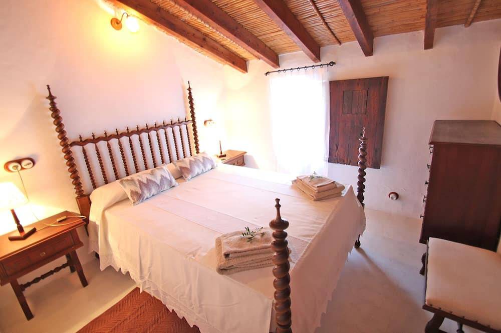 Villa de playa en Port de Soller. Piscina privada y jardín. Wifi. in Puerto de Sóller, Sóller