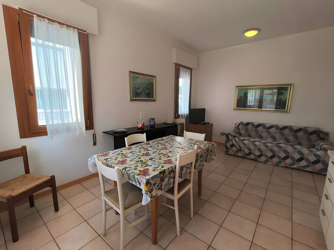 Entire apartment, Apartment 'Villa Nicole 1' with Private Terrace, Balcony and Air Conditioning in Lido di Jesolo, Jesolo