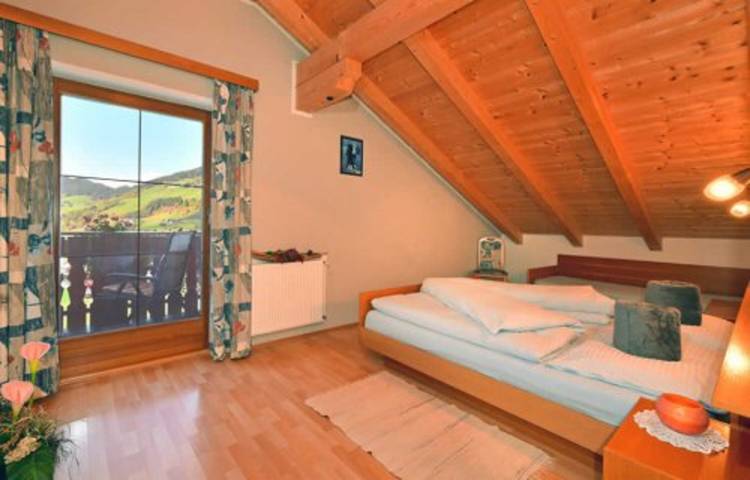 Gîte pour 5 personnes, avec jardin, animaux acceptés à Funes