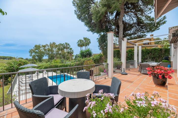 Strandvilla in Carib Playa in Carib Playa, Marbella