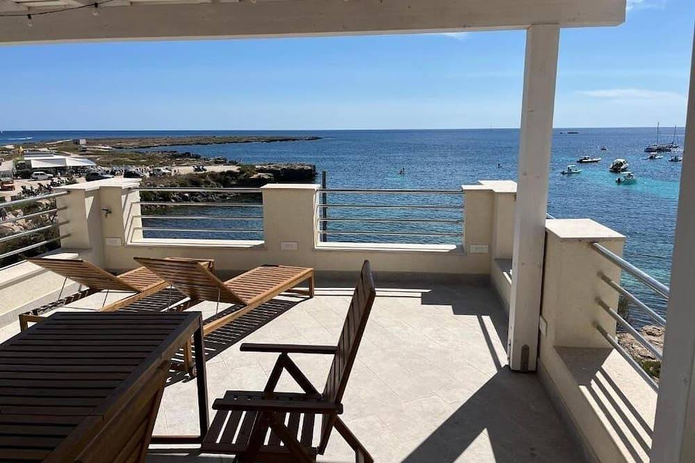 Remare - Premium Apartment with Fireplace, Sea View and Terrace in Favignana in Favignana Stadt, Favignana