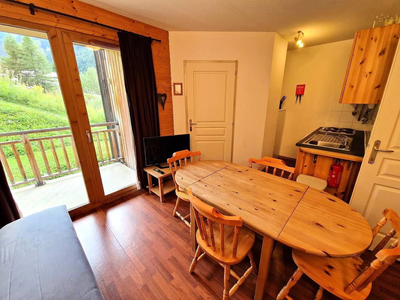 Appartement entier, 2 pièces+cabine 4/6 personnes bien placé in Valfréjus, Modane